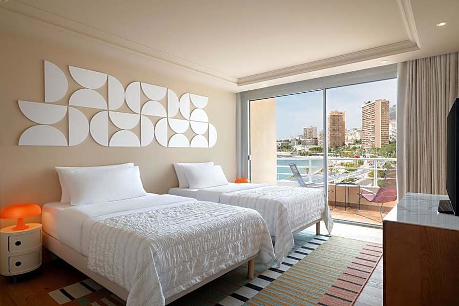 Le Meridien Beach Plaza