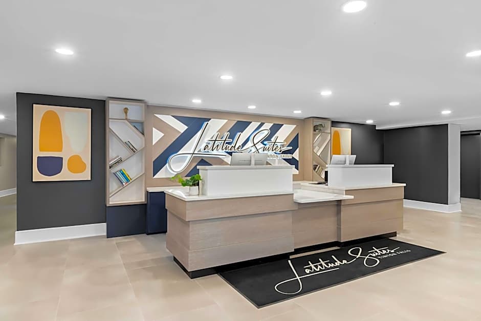 Latitude Suites Tinton Falls Eatontown/BW Premier Collection