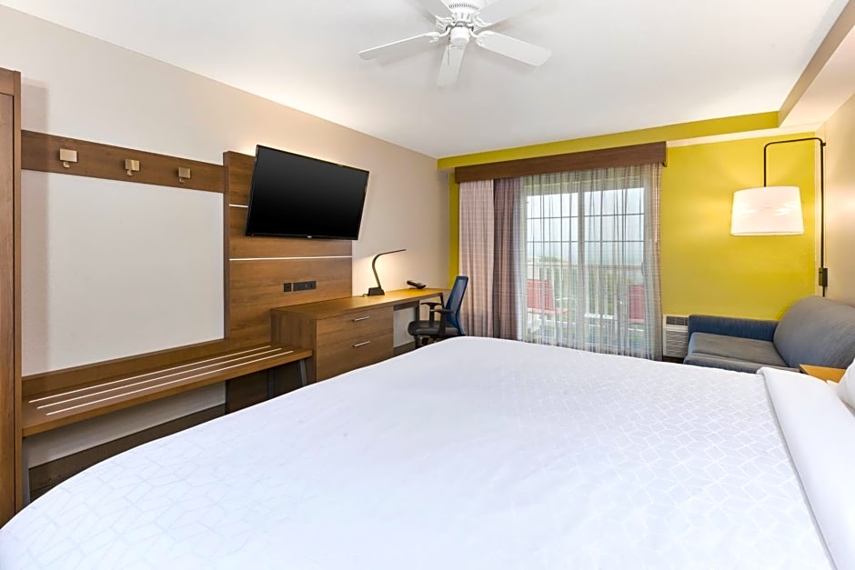 Holiday Inn Express Hotel & Suites Petoskey, an IHG Hotel