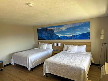 Premium Queen Suite with Two Queen Beds - Non-Smoking