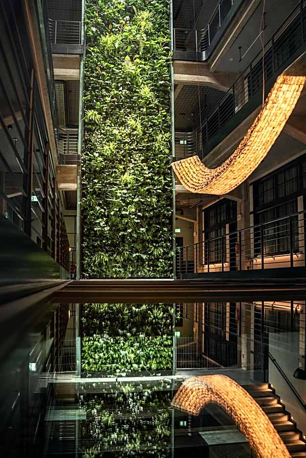 MONTOWNIA Lofts & Experience