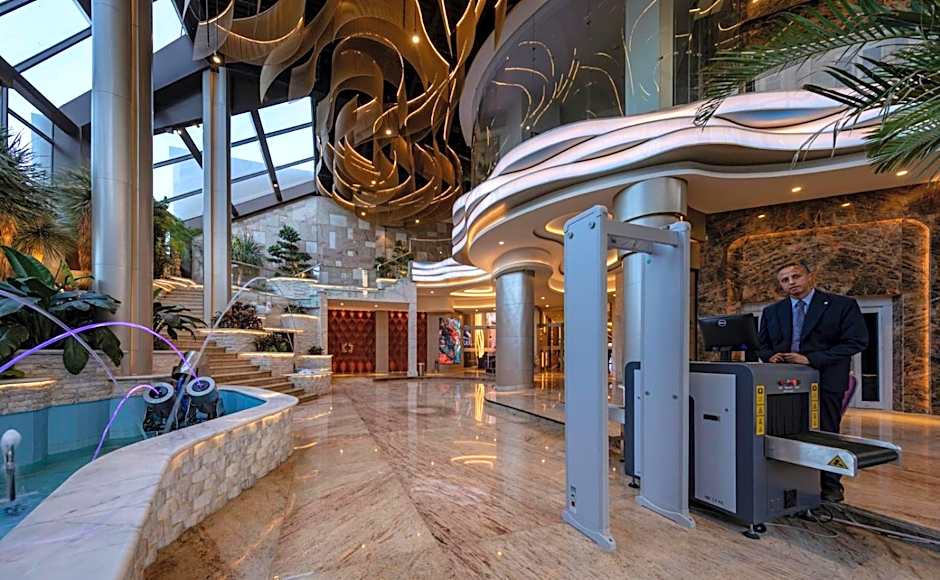 Crowne Plaza Alexandria Mirage by IHG