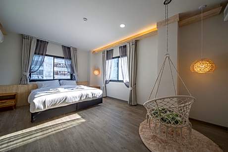 Deluxe Corner Room