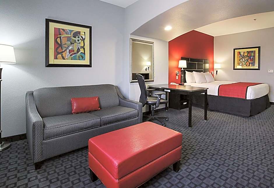 La Quinta Inn & Suites by Wyndham Dallas Hutchins