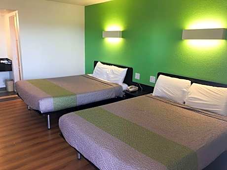 Queen Room with Two Queen Beds - Disability Access