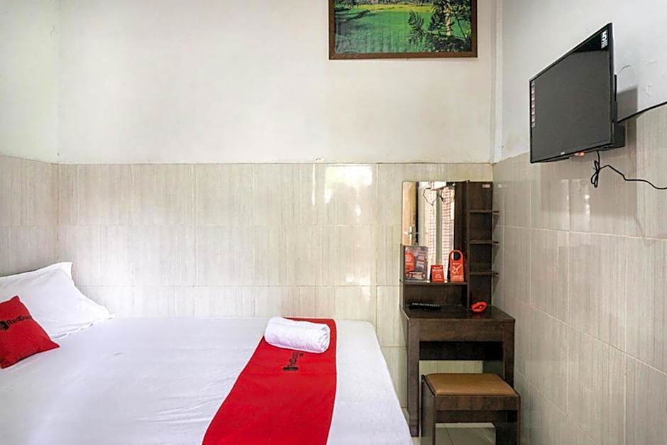 RedDoorz @ Hotel Surabaya Sumenep