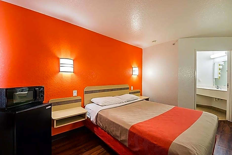 Motel 6-San Antonio, TX - Sea World North