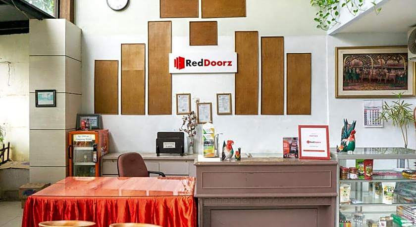 RedDoorz @ Hotel Surabaya Sumenep
