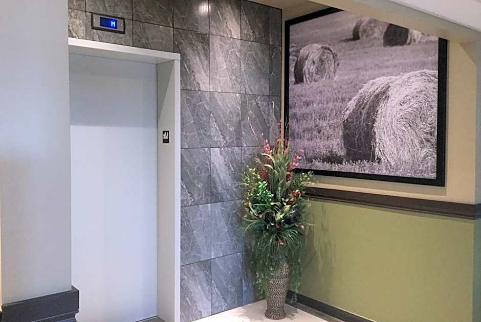 Super 8 by Wyndham Hardisty