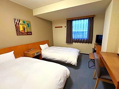 Twin Room - Non-Smoking