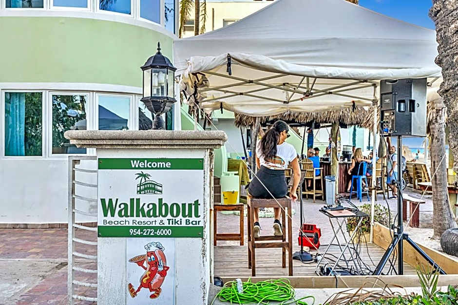 Walkabout 5 Retro Hotel on the beach with live music and a bar