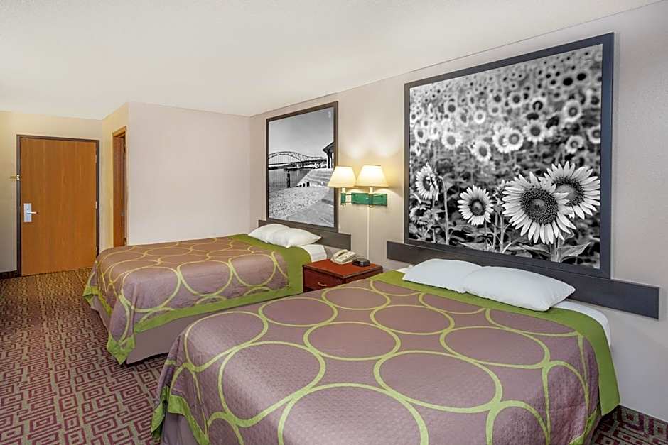 Super 8 by Wyndham Muscatine