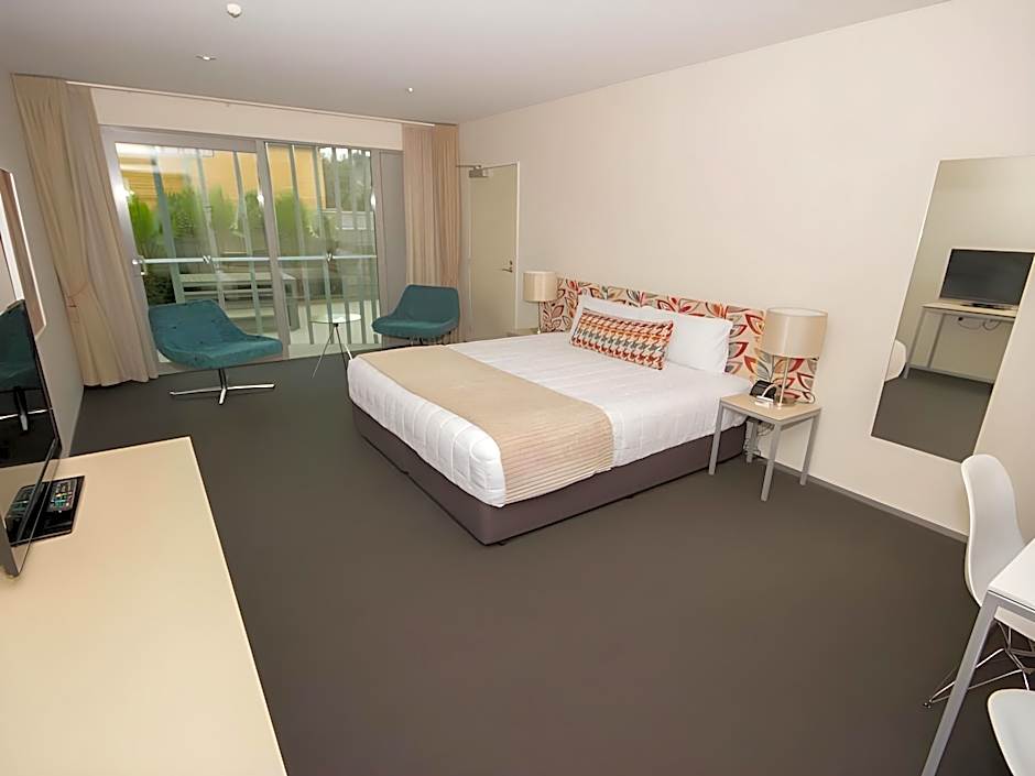 Navigate Seaside Hotel
