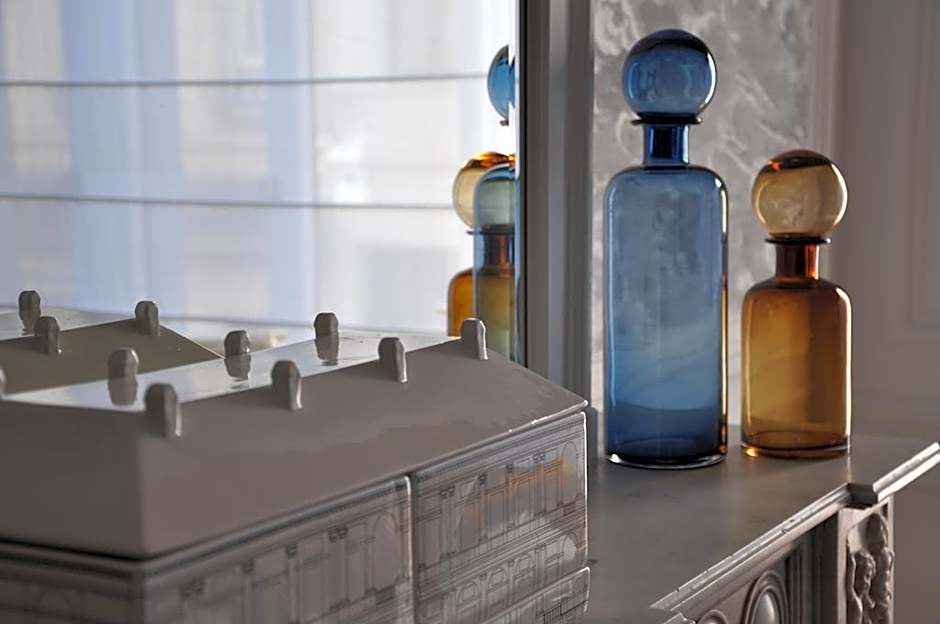 Raphael Suites