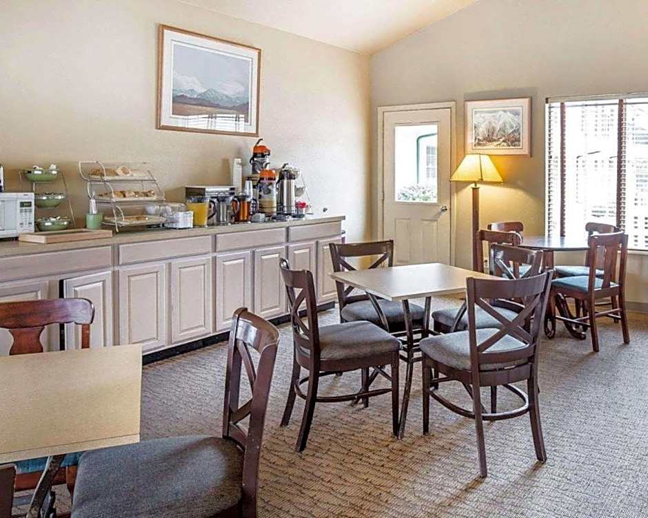 Quality Inn & Suites Minden
