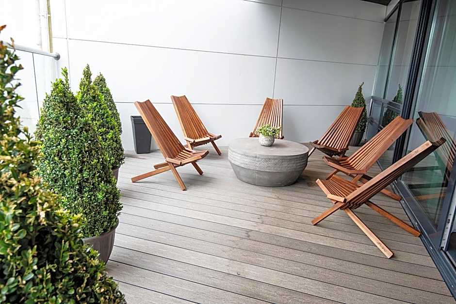 B14 Apartments & Rooms