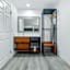 Inland Inn & Suites