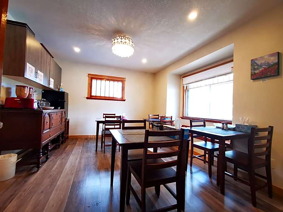 Riverfront Estate Bed&Breakfast Banff