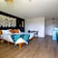 Hotel McCoy - Art, Libations, Pool Society