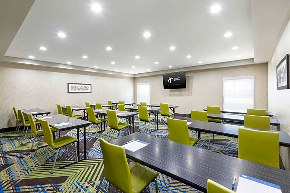 Holiday Inn Express & Suites Asheville SW - Outlet Ctr Area By IHG