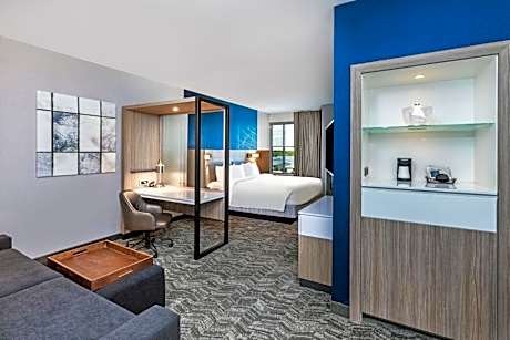 Suite, 1 King, Trundle bed, Inland view