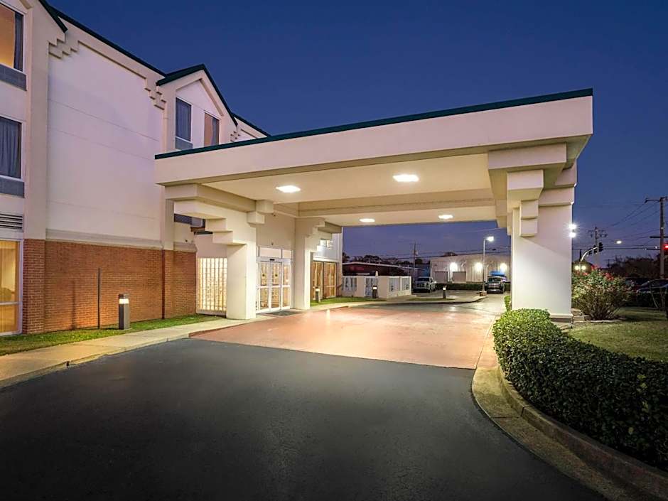 Days Inn & Suites by Wyndham Ridgeland