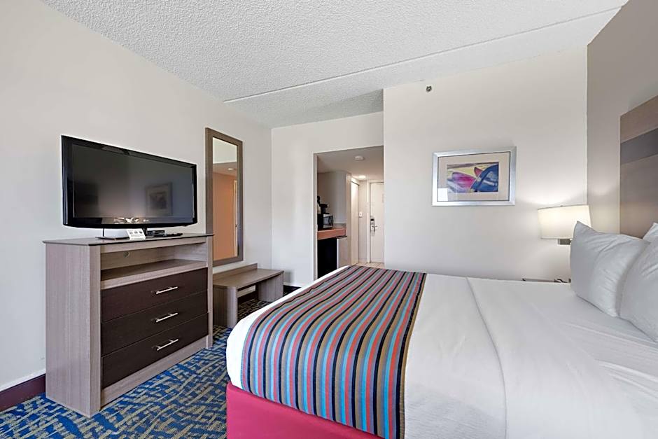 Best Western Plus Holiday Sands Inn & Suites