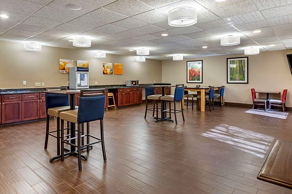 Comfort Inn & Suites Paw Paw