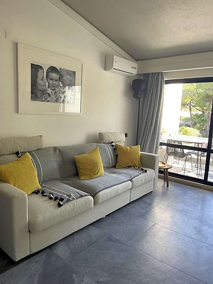 Scarlet's Place - 1 bed Victory Village Quinta Do Lago - beach, nature, lakes