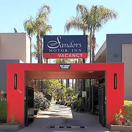 Sandors Motor Inn