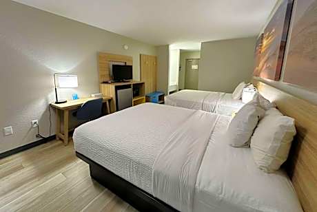 Queen Room with Two Queen Beds - Non-Smoking