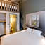 B&B HOTEL Bordeaux Mérignac Hôtel de Ville