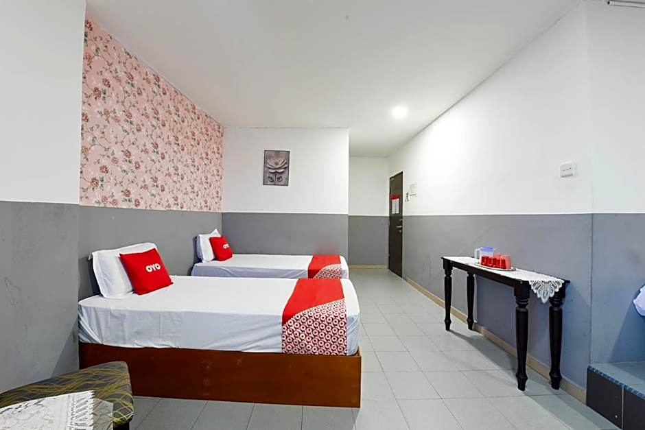 Hotel O Indah