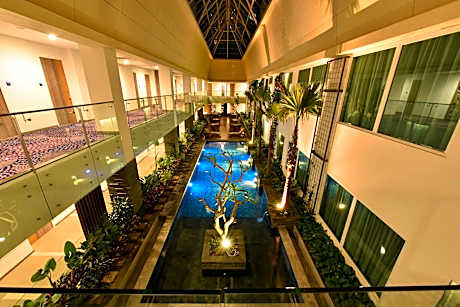 Holiday Inn Bandung Pasteur By IHG