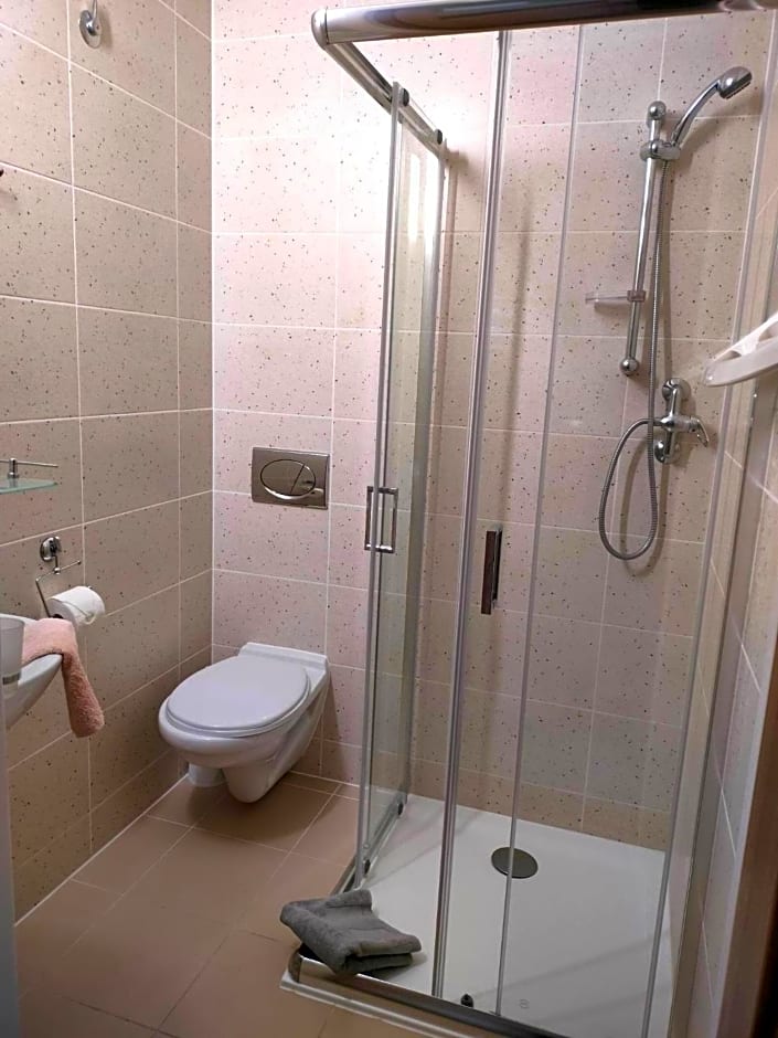 GOŚCINIEC NAD SAWĄ