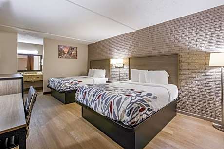 Deluxe Room with Two Queen Beds First Floor Non-Smoking