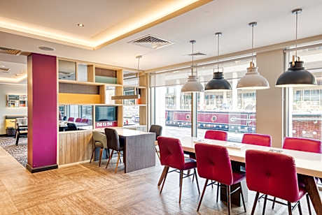 Premier Inn Banbury Town Centre - Castle Quay
