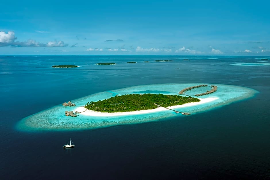 Anantara Kihavah Villas Resort