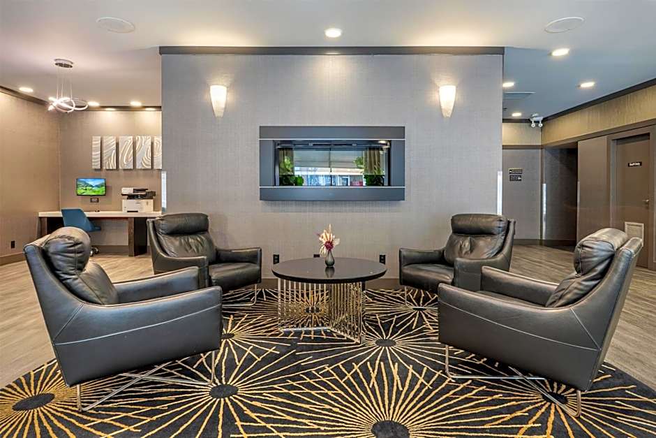 Best Western Plus Carlton Plaza Hotel