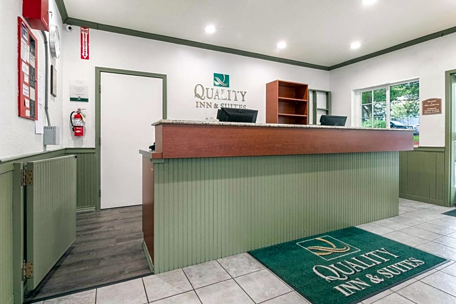 Quality Inn & Suites Bainbridge Island