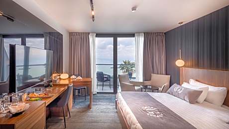 Premium Deluxe with Balcony Sea View