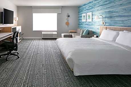 King Studio with Sofa Bed