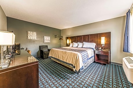 1 King Bed, Nonsmoking