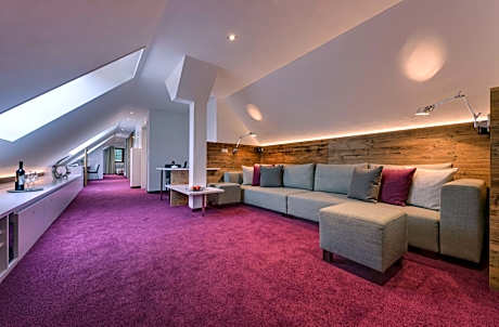 Suite with Lake View