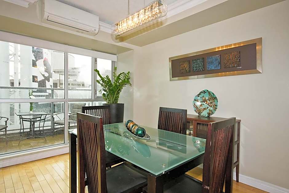 Yonge Suites Apart Hotel