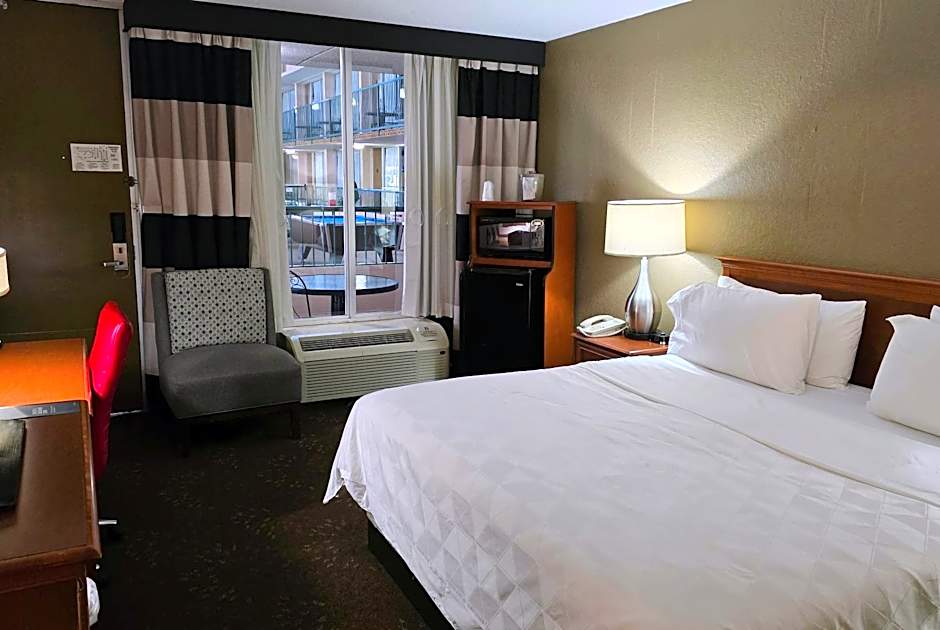 Alexandria Hotel & Conference Center