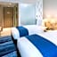 Holiday Inn Express Bangkok Soi Soonvijai By IHG