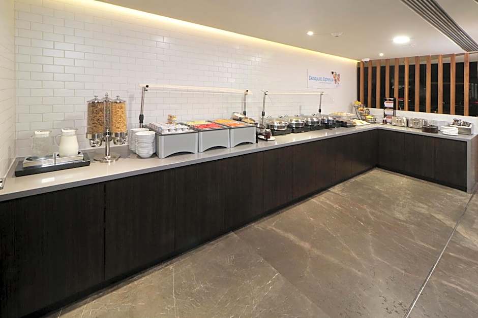 Holiday Inn Express & Suites Monterrey Valle By IHG