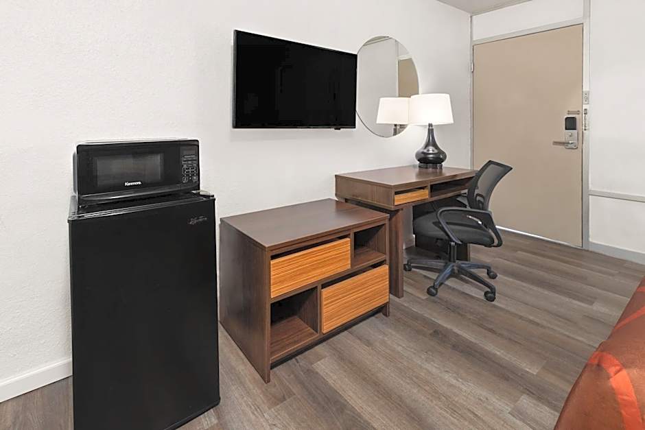 Super 8 by Wyndham Baton Rouge/I-10