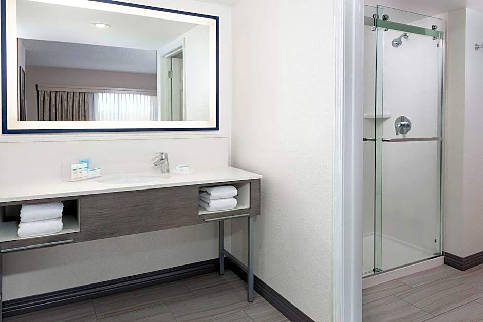 Hampton Inn & Suites Kansas City-Country Club Plaza